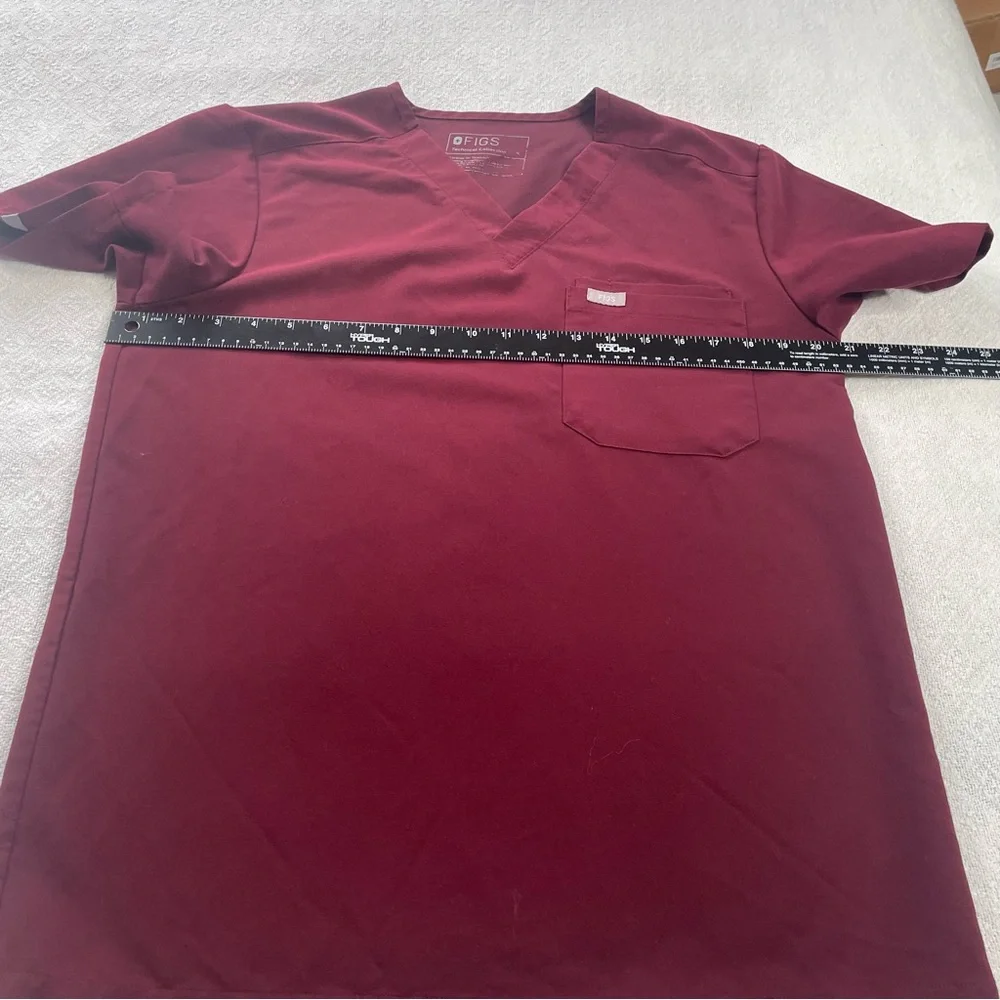 Figs Maroon V-Neck Scrub ~ Size Small‎  Healthcare ~ Medical Staff